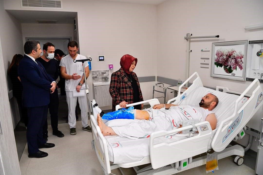 Sancaktepe Belediye Başkanı Şeyma Döğücü’den hastandeki depremzedelere ziyaret