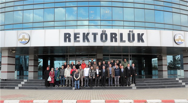 25 kişilik gönüllü ekip, Elbistan Destek Merkezine uğurlandı