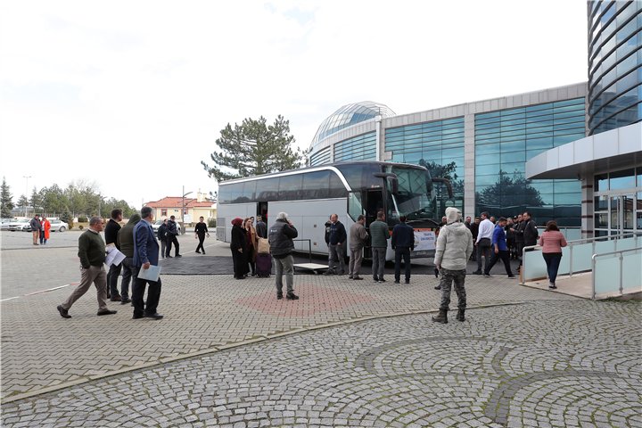 25 kişilik gönüllü ekip, Elbistan Destek Merkezine uğurlandı