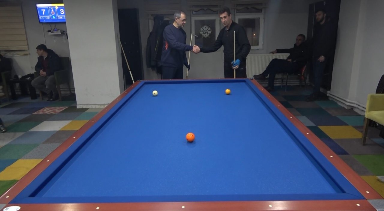 Muş’ta depremzedeler yararına bilardo turnuvası düzenlendi