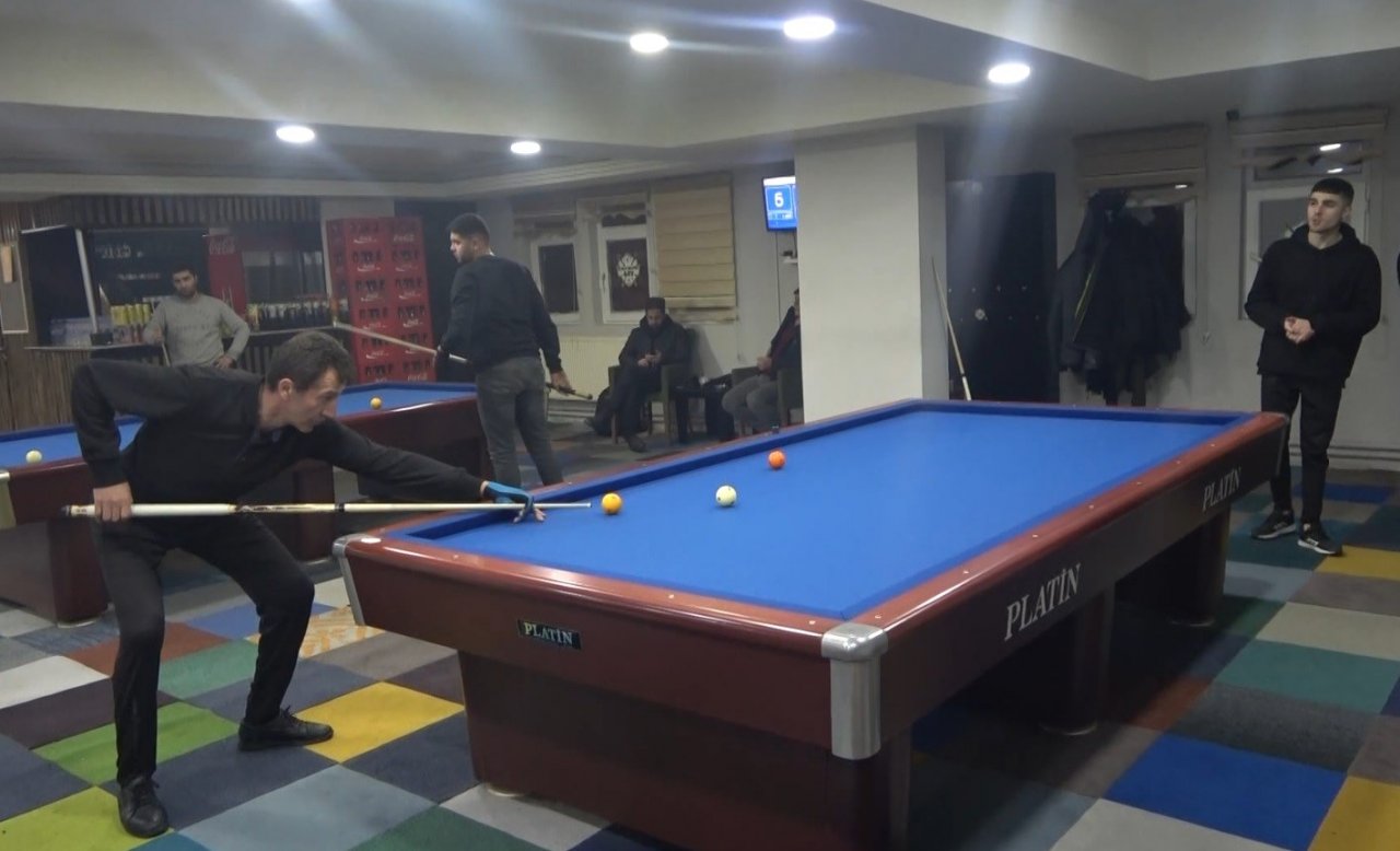 Muş’ta depremzedeler yararına bilardo turnuvası düzenlendi
