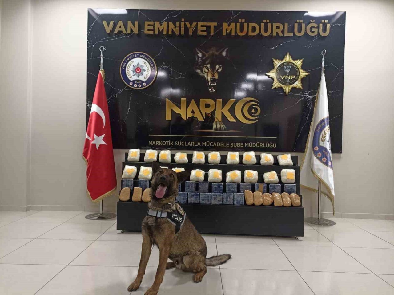 ‘Juno’nun katıldığı operasyonda 37 kilo 600 gram uyuşturucu ele geçirildi