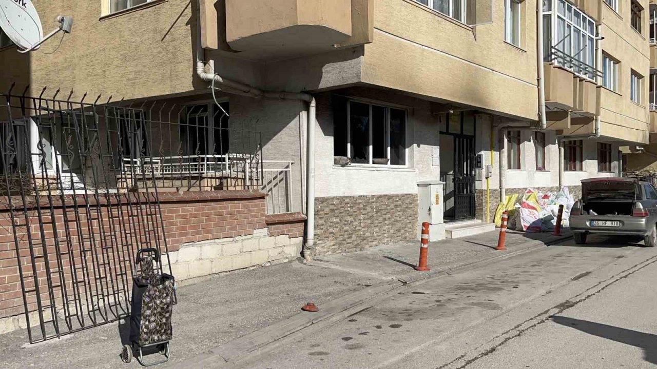 Eskişehir’de ev yangını, 1 ölü