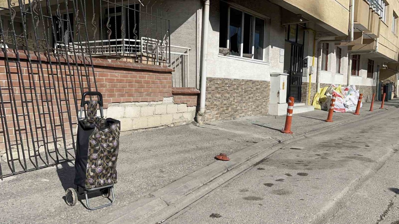 Eskişehir’de ev yangını, 1 ölü