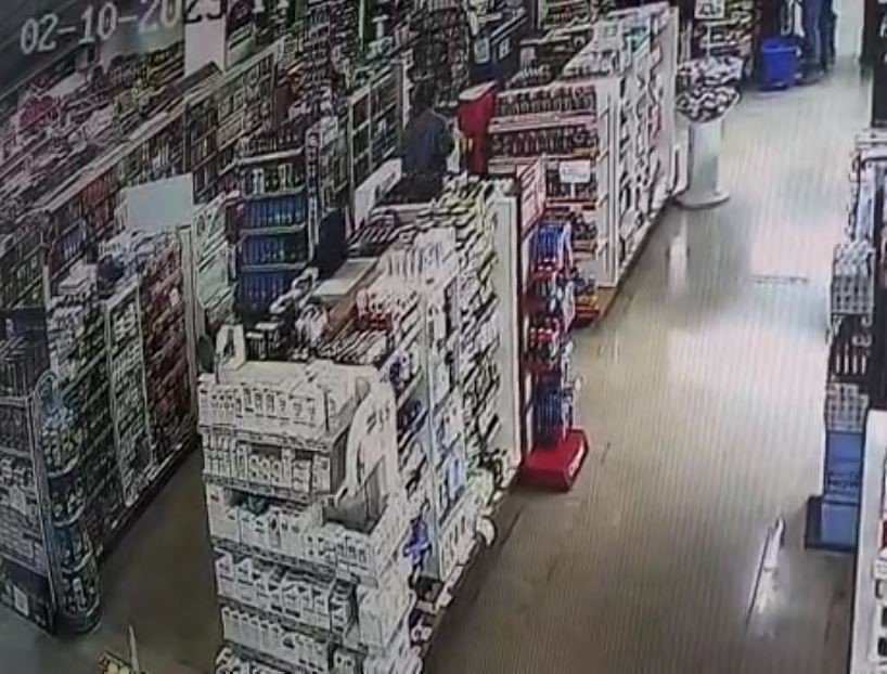 “Kadrolu hırsız” mağaza çalışanlarını canından bezdirdi