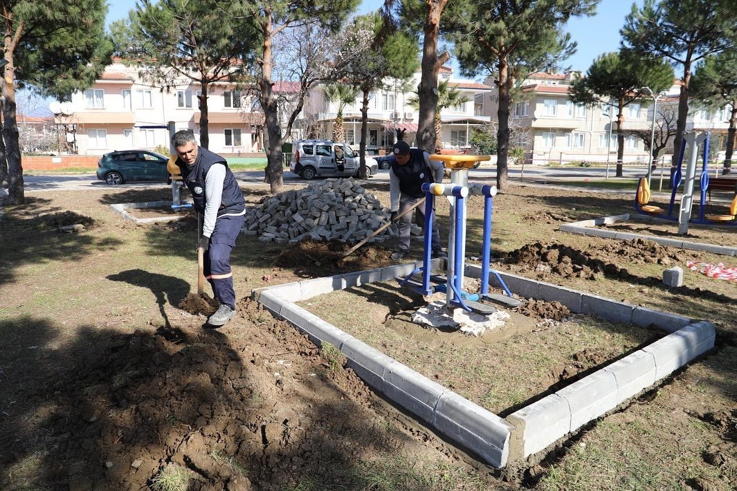 Burhaniye’de Talip Apaydın Çamlığı yenileniyor