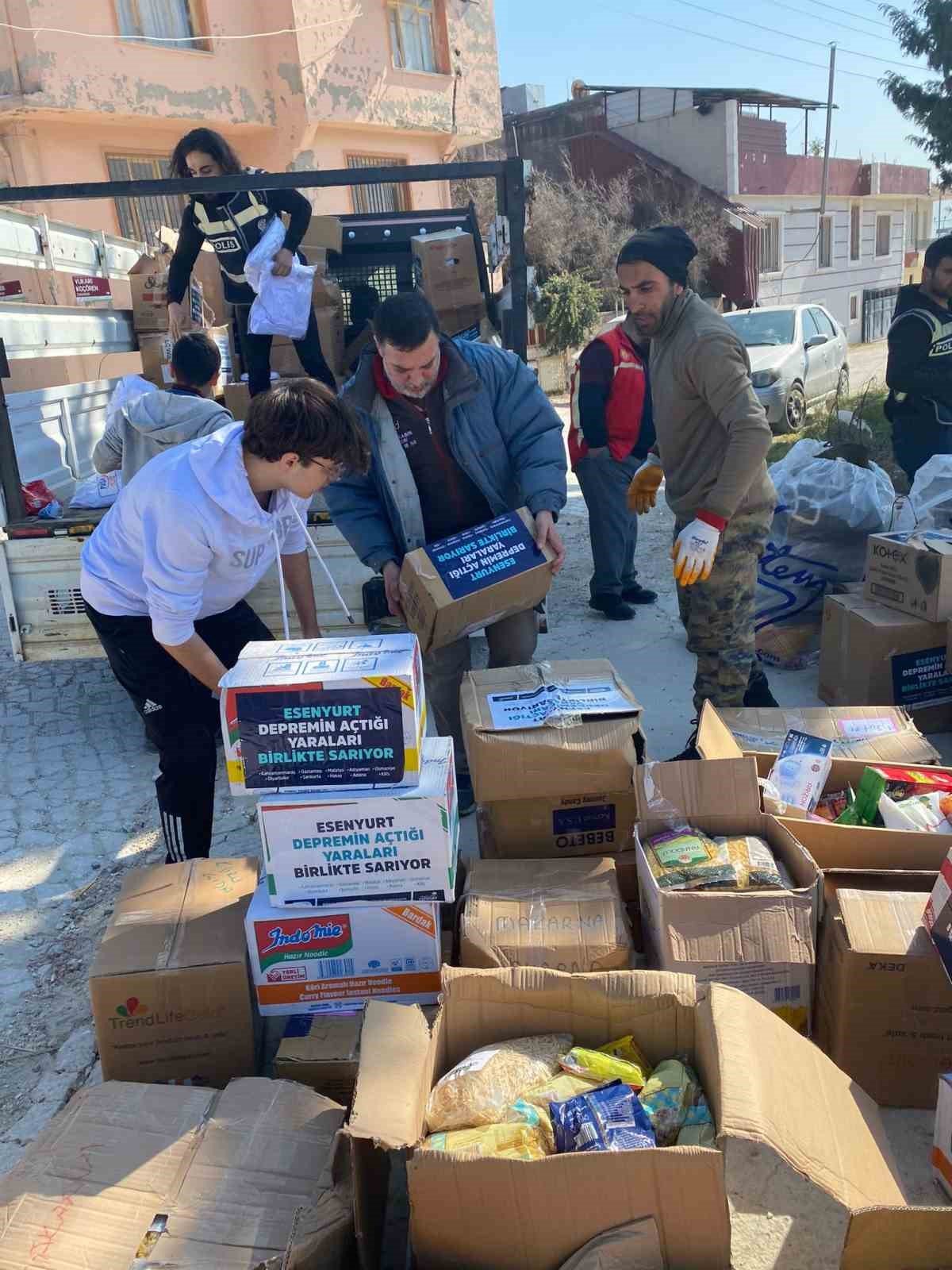 Esenyurt’tan deprem bölgesine 543 bin ihtiyaç malzemesi gönderildi