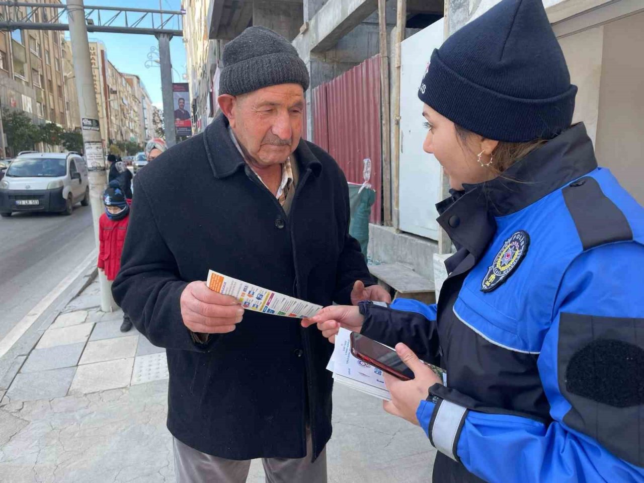 Elazığ polisinden deprem bilinçlendirme çalışması