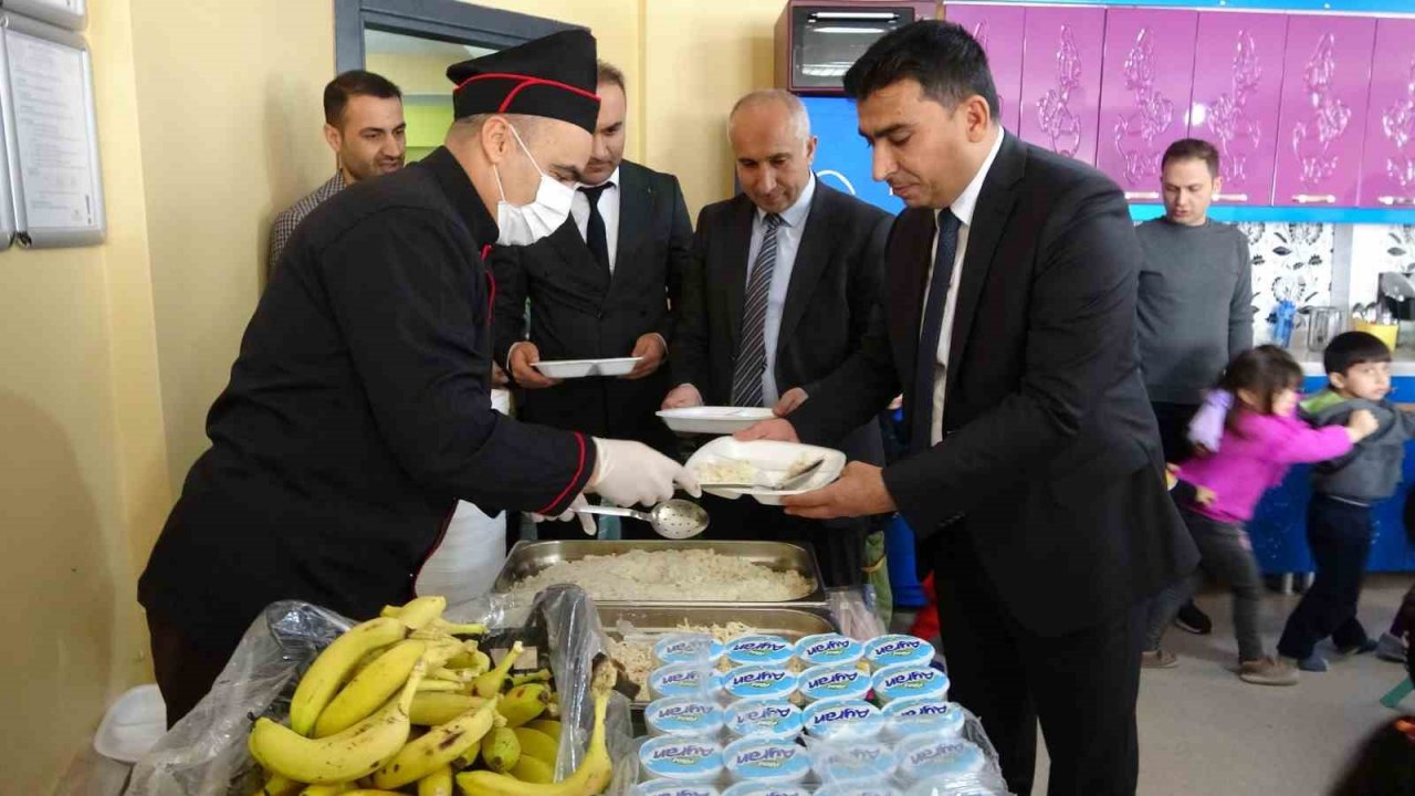 Yüksekovalı öğrencilere ücretsiz yemek hizmeti