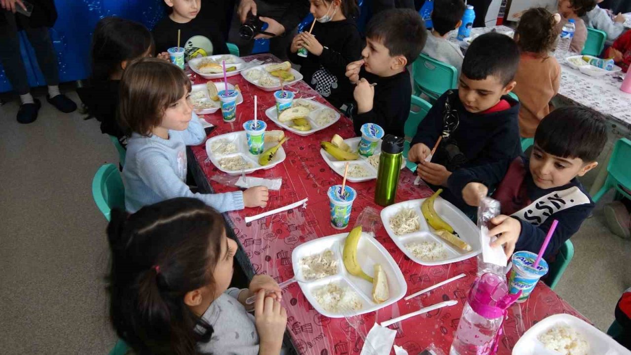 Yüksekovalı öğrencilere ücretsiz yemek hizmeti