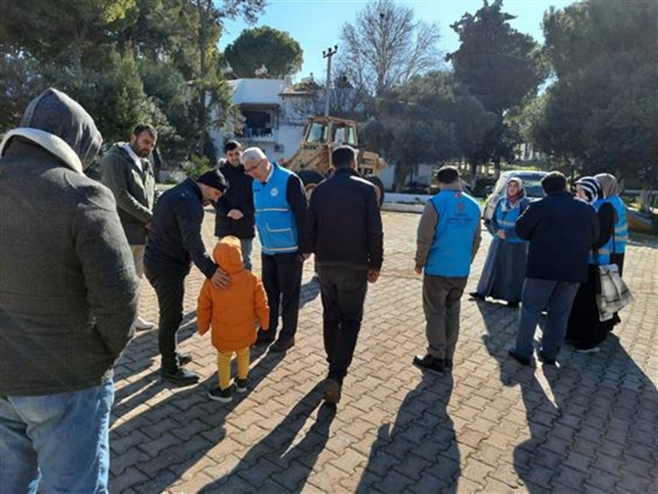Didim’e gelen depremzedelere manevi destek