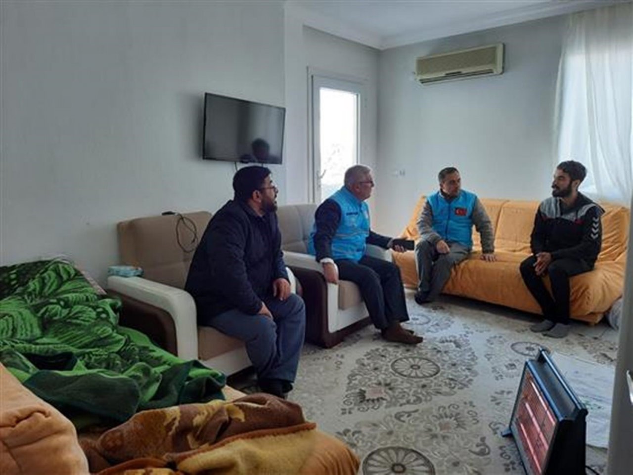 Didim’e gelen depremzedelere manevi destek