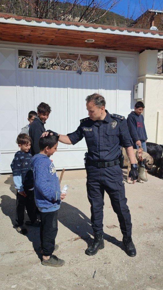 Emniyet müdüründen sosyal medyadan duygu dolu paylaşım