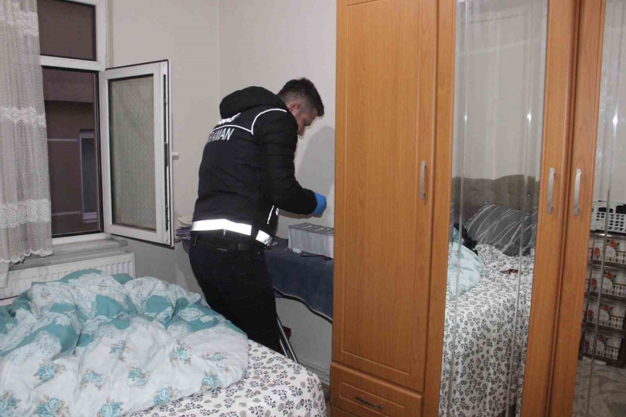 Karaman’da uyuşturucu satıcılarına şafak operasyonu: 12 gözaltı