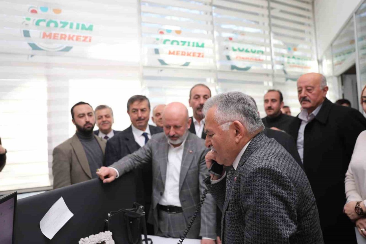 Başkan Çolakbayrakdar; “Çözüm merkezi, 7/24 saat çalışarak, yaraları sarıyor”