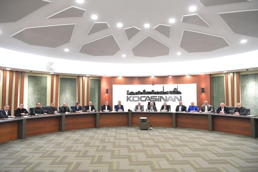 Başkan Çolakbayrakdar; “Çözüm merkezi, 7/24 saat çalışarak, yaraları sarıyor”