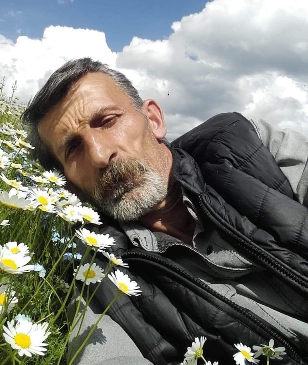 Artvin’de çığ altında kalan bir kişi kurtarıldı