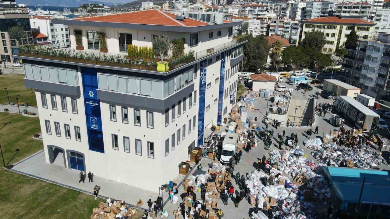 Kuşadası 4 bin 251 depremzedeyi misafir ediyor