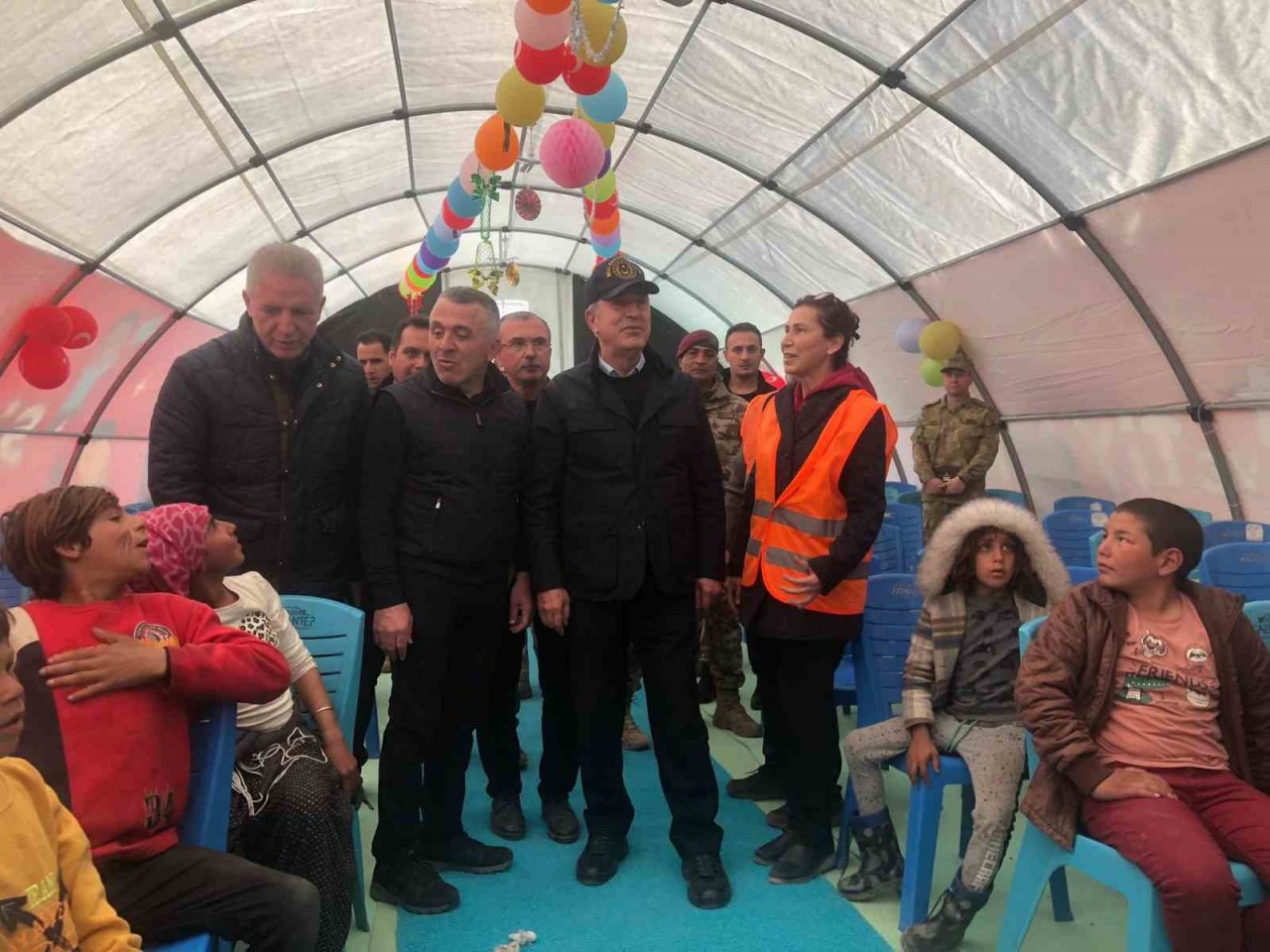 Bakan Akar Nurdağı’nda incelemelerde bulundu