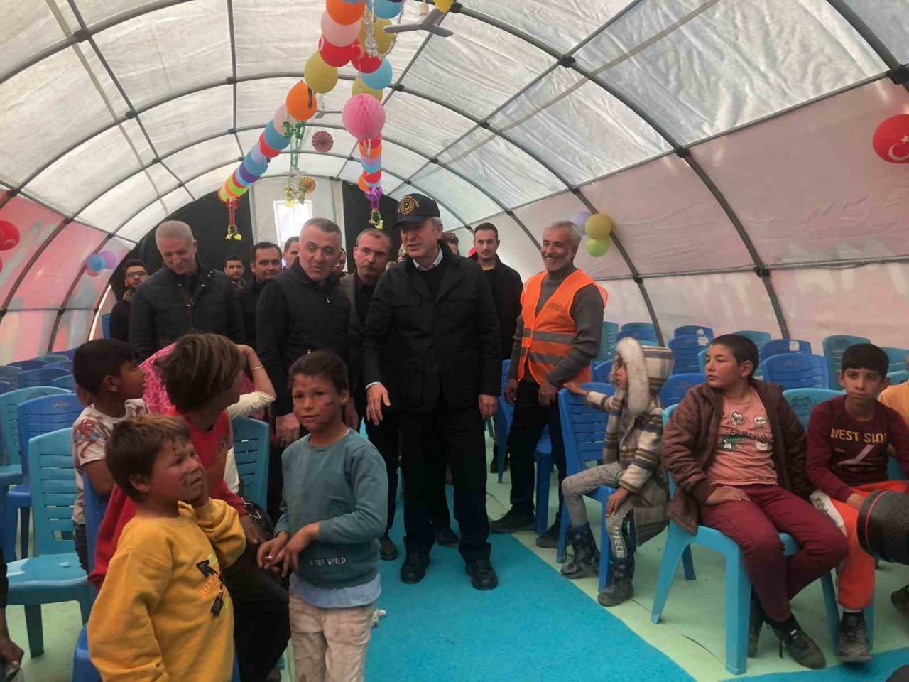 Bakan Akar Nurdağı’nda incelemelerde bulundu