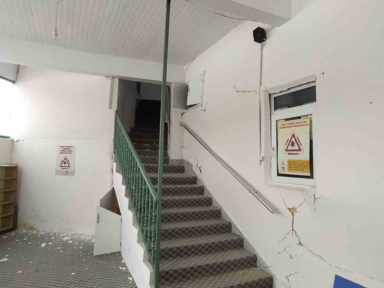 Hasar gören camilerde inceleme başlatıldı