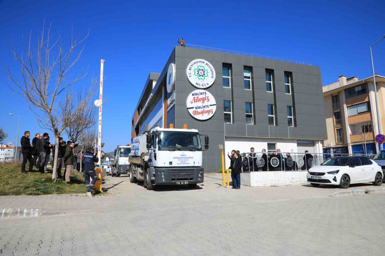 Muğla Büyükşehir’den deprem bölgesinin altyapısına destek