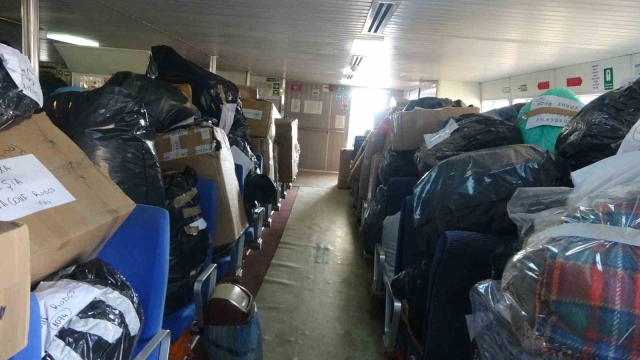 Rodos’tan gelen yardımları orman işçileri karşıladı