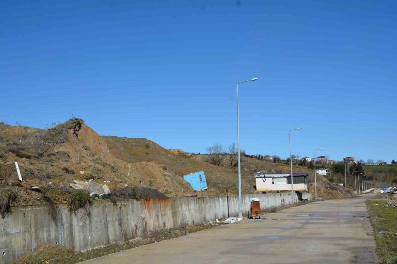 Sinoplu balıkçılar, barınaktaki heyelana çözüm istiyor