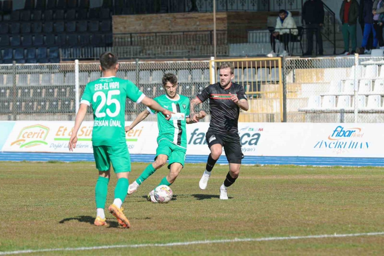 Efeler 09 SFK: 1 - Karşıyaka: 2