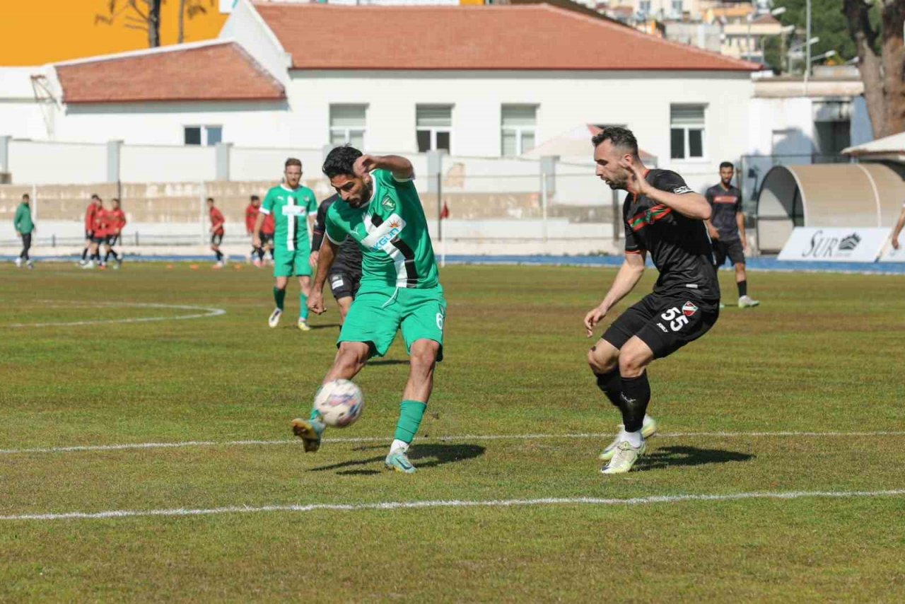 Efeler 09 SFK: 1 - Karşıyaka: 2