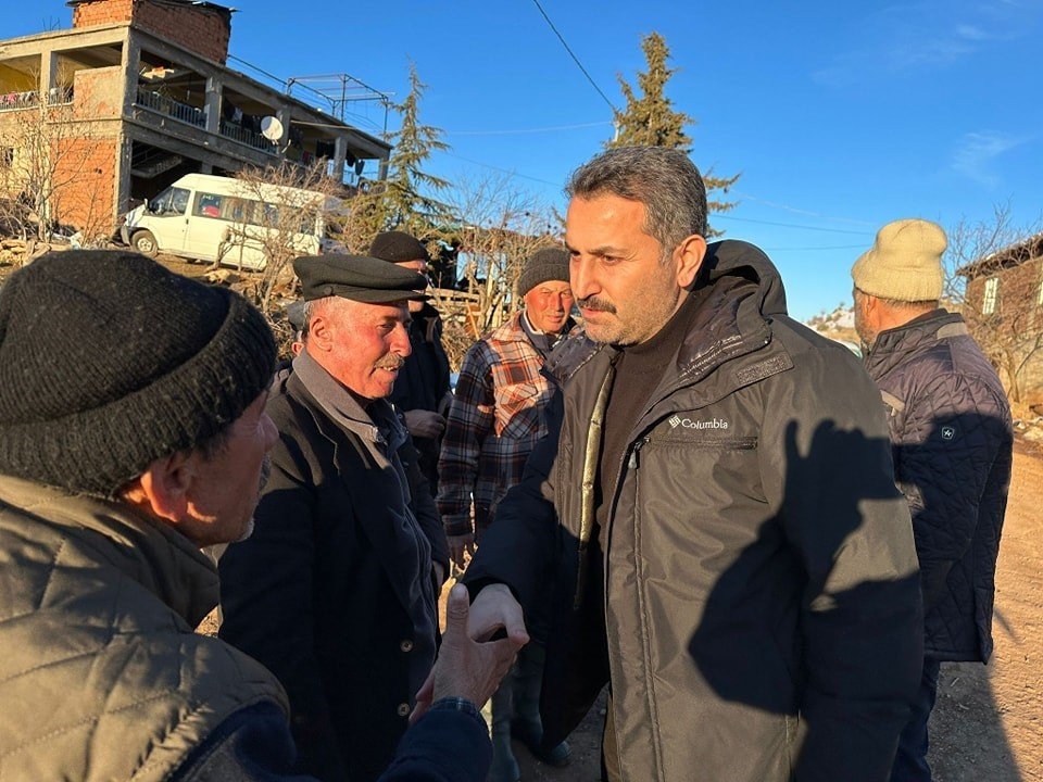 Başkan Eroğlu, depremzede köylülerle bir araya geldi