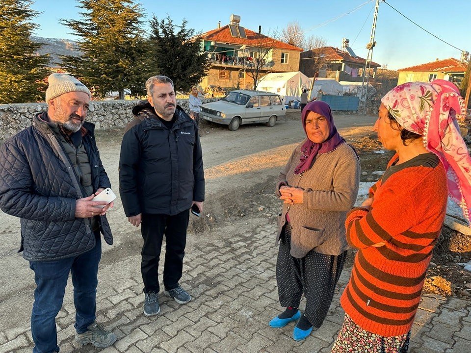 Başkan Eroğlu, depremzede köylülerle bir araya geldi