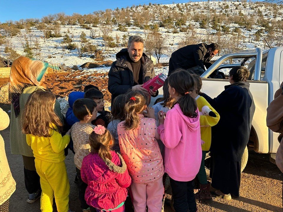 Başkan Eroğlu, depremzede köylülerle bir araya geldi
