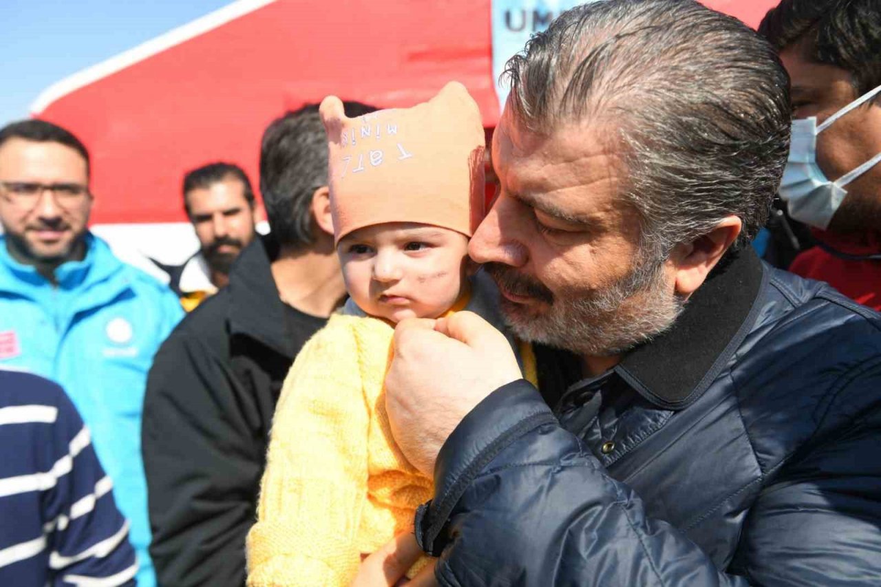 Bakan Koca, Adıyaman’da tedavi gören depremzedeleri ziyaret etti