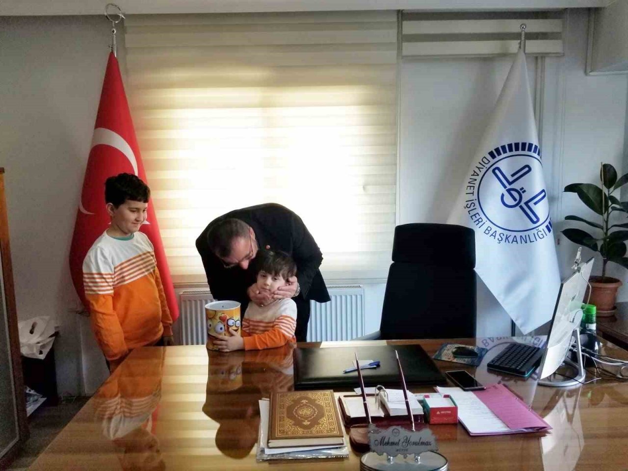 Kumbaralarındaki parayı depremzedeler için bağışladılar