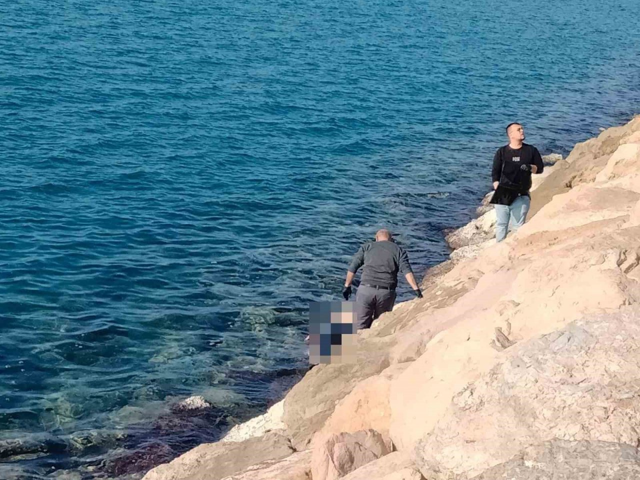 Balık tutarken denize düşen şahıs hayatını kaybetti