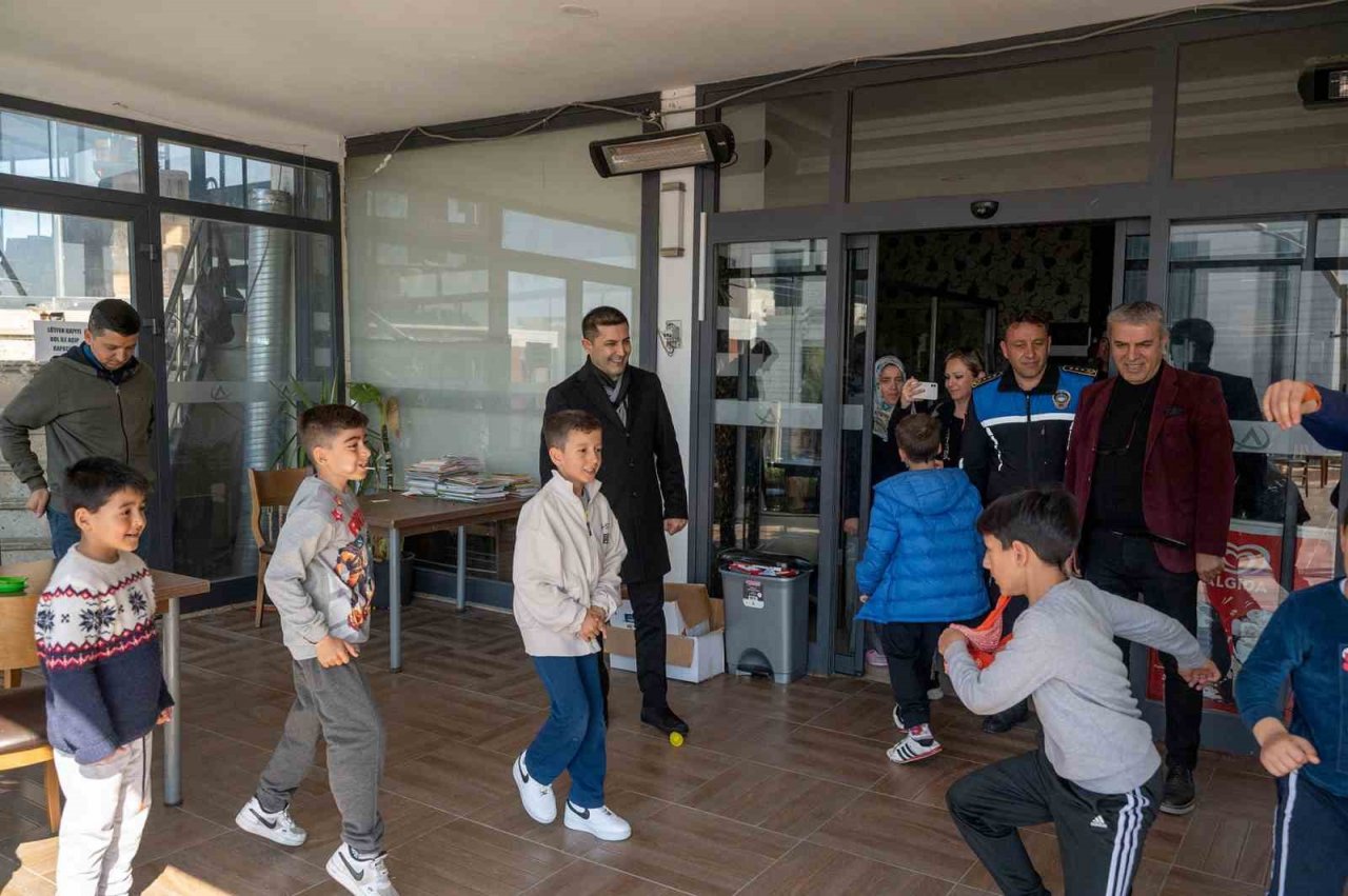 Başkan Günel, depremzedeler ile görüştü