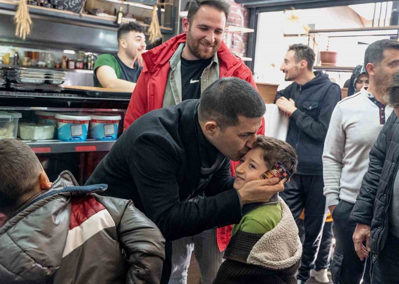 Başkan Günel, depremzedeler ile görüştü