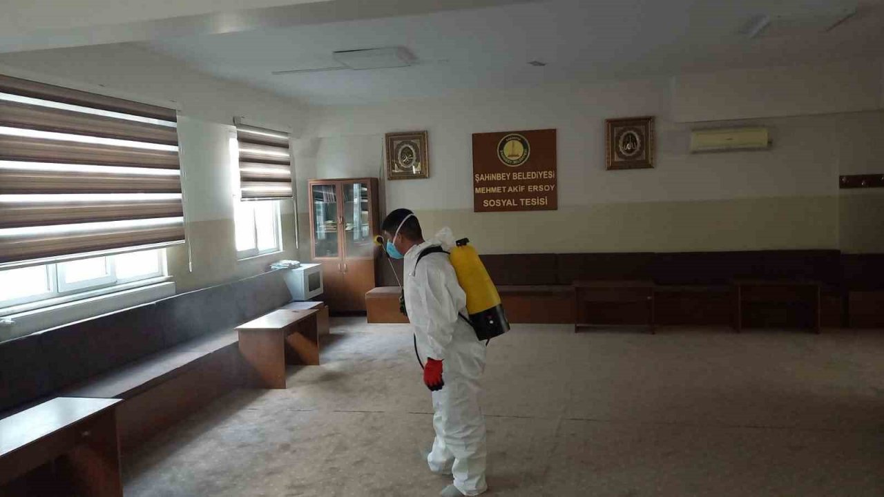 Ekipler tesisleri ilaçlıyor