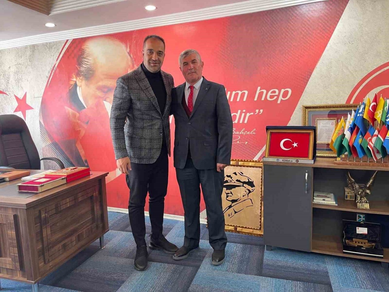 Oltu’da MHP’ye iki meclis üyesi