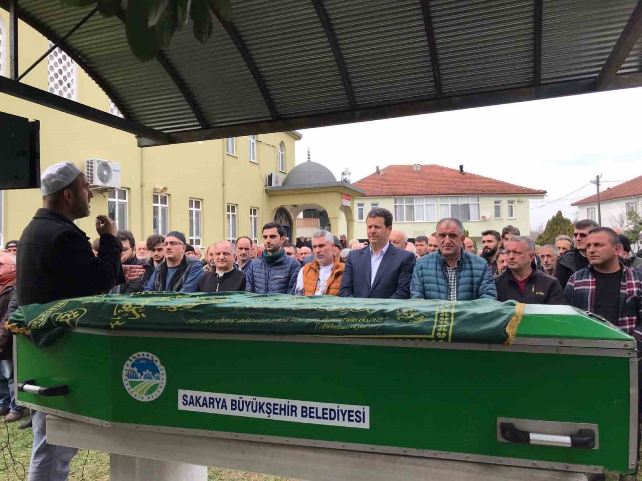 Yangında hayatını kaybetmişti, son yolculuğuna uğurlandı