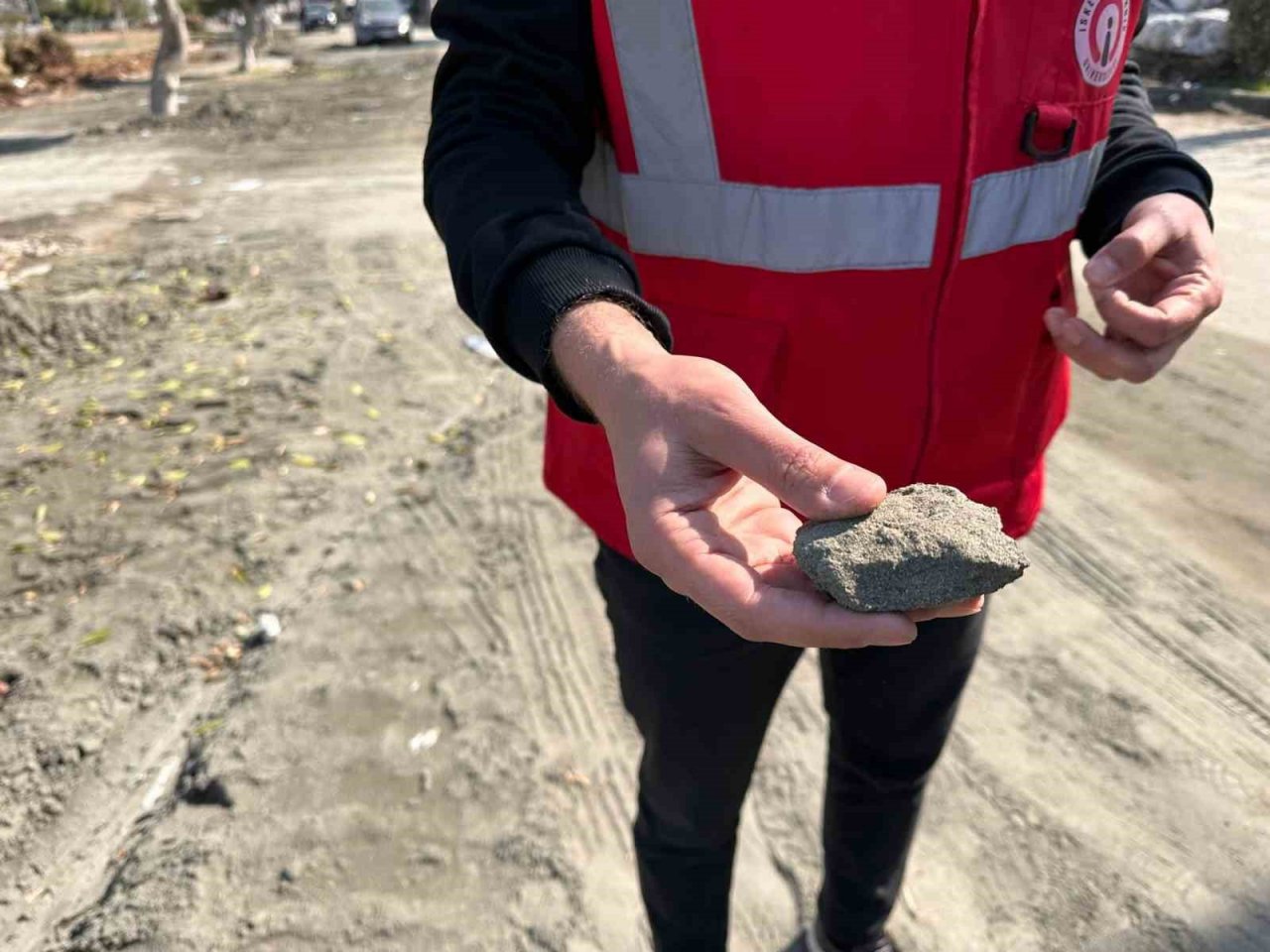 Deniz kumu sanıldı, kılcal damarlardan yüzeye çıkan sitrik kil olduğu anlaşıldı