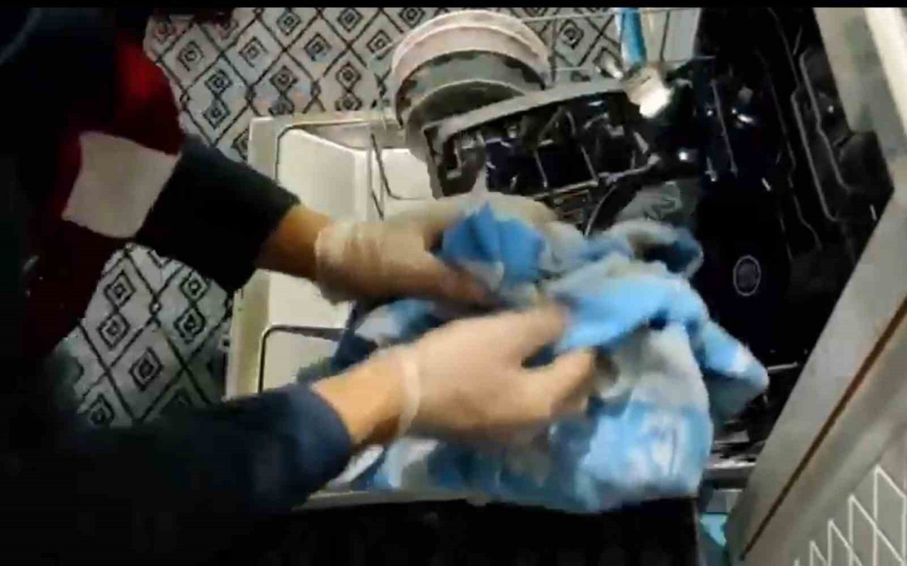 Uyuşturucuyu bulaşık makinesi ve çeyiz sandığına sakladılar