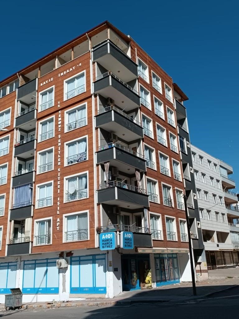 Sürekli istenilen bağış nedeniyle sektörü bırakan müteahhidin hiçbir binası yıkılmadı