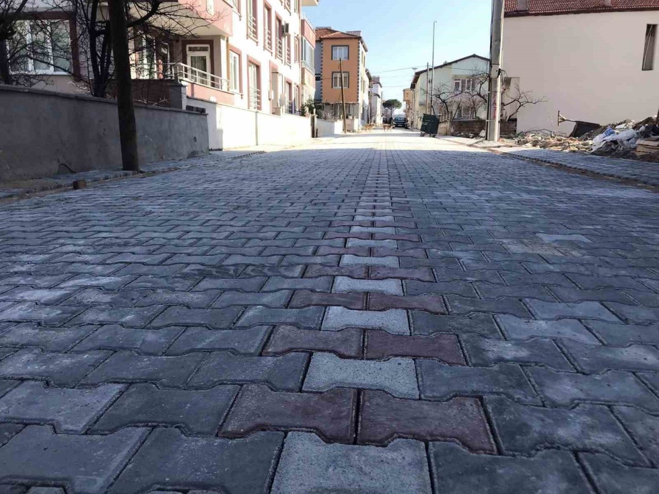 İvrindi’de üstyapı çalışmaları hız kazandı