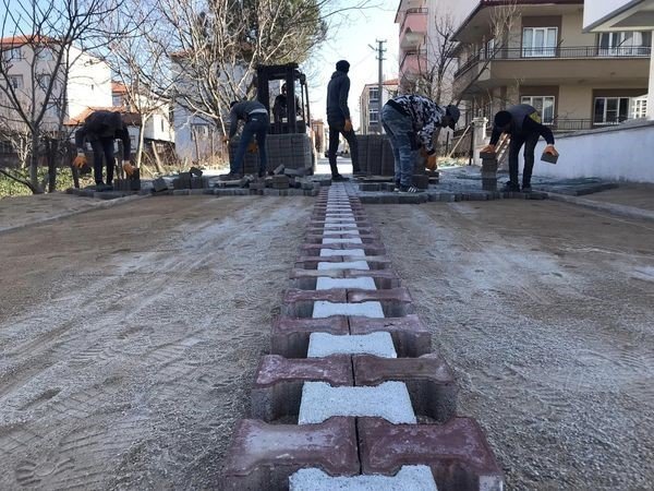 İvrindi’de üstyapı çalışmaları hız kazandı