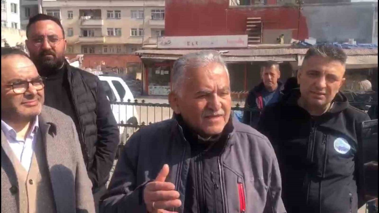 Kayseri Büyükşehir’den Elbistan’a konteyner çarşı