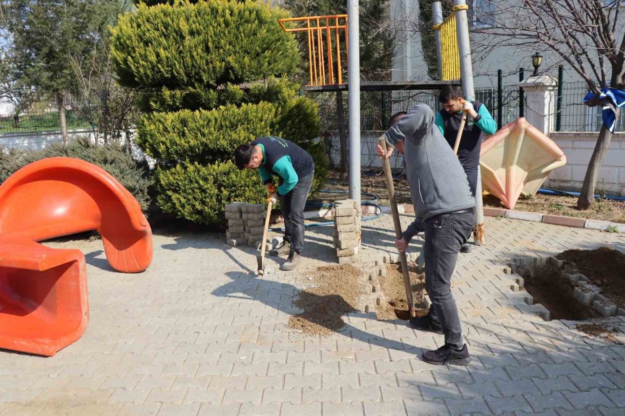 Nazilli Belediyesi’nden depremzede çocuklar için oyun parkı