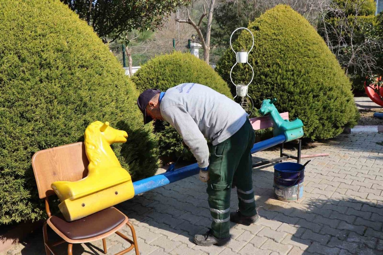 Nazilli Belediyesi’nden depremzede çocuklar için oyun parkı