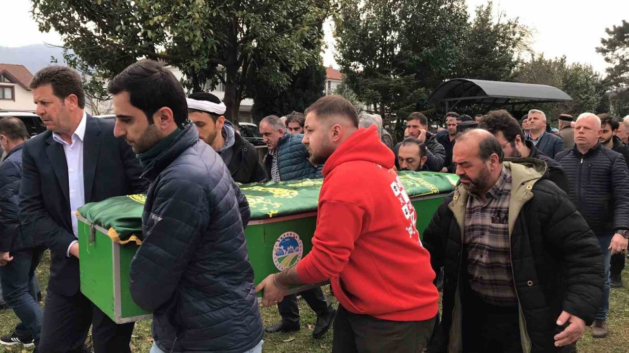 Yangında hayatını kaybetmişti, son yolculuğuna uğurlandı